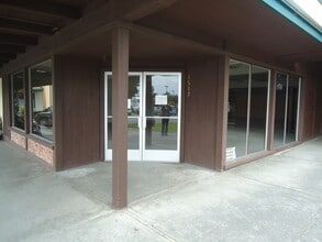 1503 City Center Rd, Mckinleyville, CA à louer Photo de l’immeuble– Image 1 sur 1