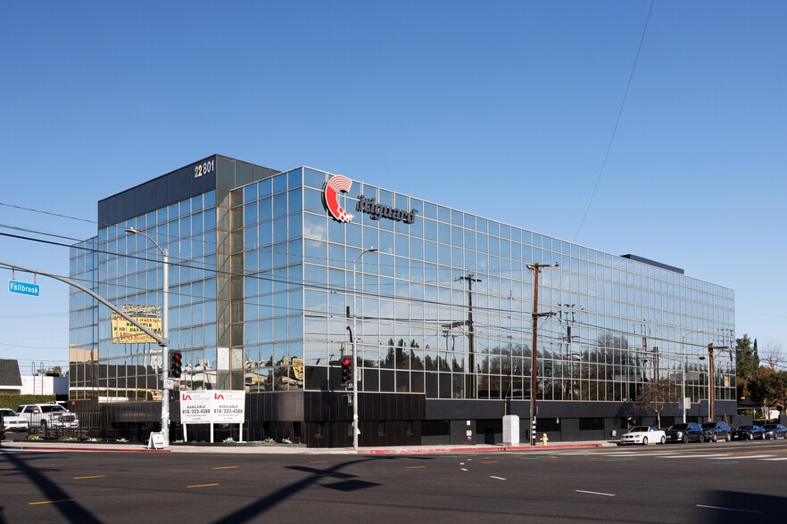 22801 Ventura Blvd, Woodland Hills, CA à louer - Photo principale – Image 1 sur 20