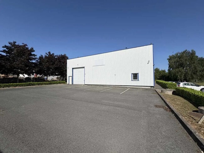 Plus de détails pour Bureau, Local d'activités à louer