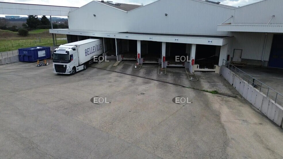 Industriel/Logistique dans Nîmes à louer - Photo de l’immeuble – Image 3 sur 7