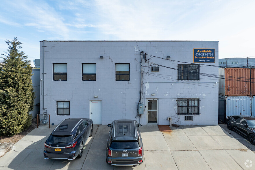 74 State St, Westbury, NY à louer - Photo de l’immeuble – Image 2 sur 5