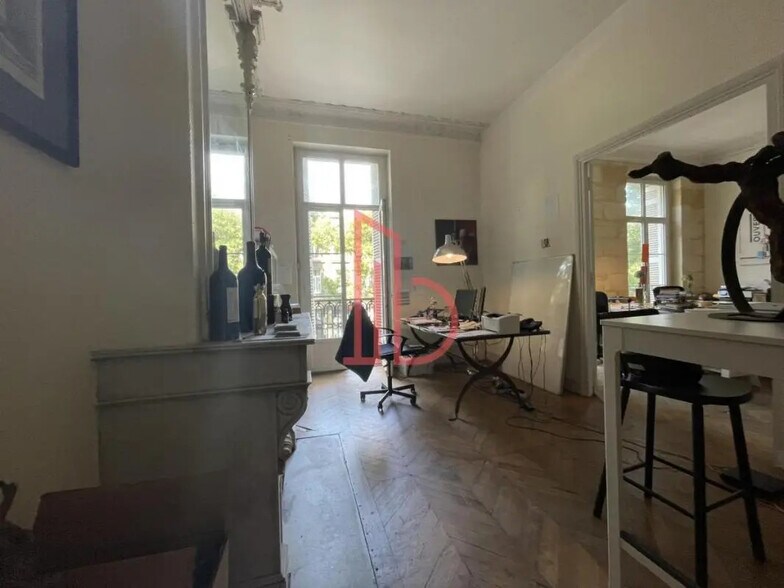 Bureau dans Bordeaux à louer - Photo de l’immeuble – Image 3 sur 9
