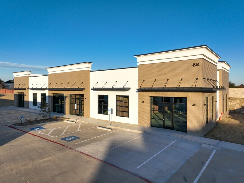 4540 N MacArthur Blvd, Irving, TX à louer - Photo de l’immeuble – Image 2 sur 5