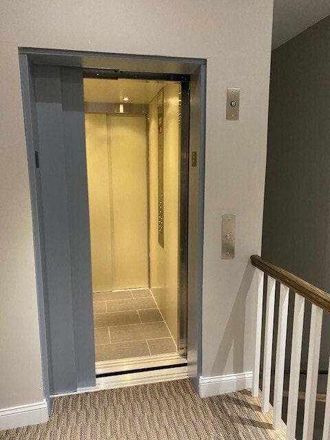 2160 Main St, Bridgeport, CT à louer Photo de l’immeuble– Image 1 sur 8