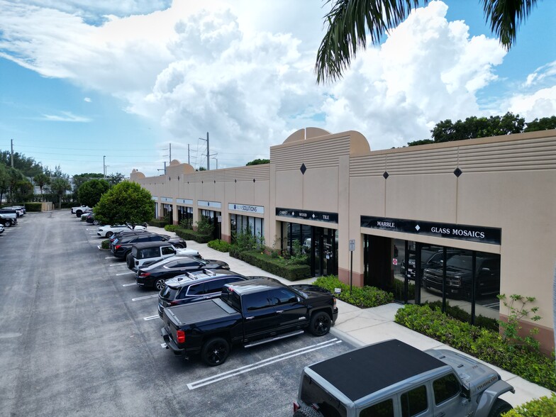 4875 Park Ridge Blvd, Boynton Beach, FL à louer - Photo de l’immeuble – Image 3 sur 14