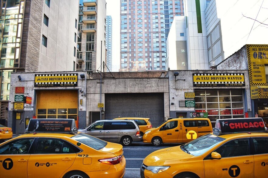 515 W 43rd St, New York, NY à vendre - Photo de l’immeuble – Image 3 sur 5