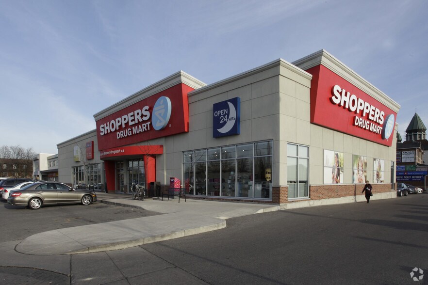 700-734 Burnhamthorpe Rd E, Mississauga, ON à louer - Photo de l’immeuble – Image 3 sur 8