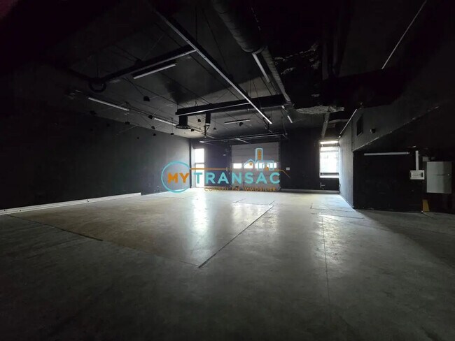 Plus de détails pour Local d'activités à louer