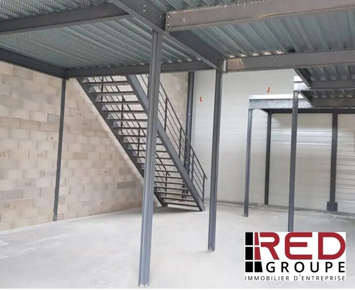 Industriel/Logistique dans La Ciotat à louer - Photo de l’immeuble – Image 2 sur 5