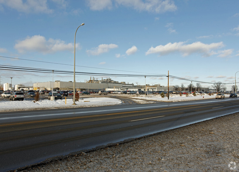 7700 Michigan Ave, Saline, MI à louer - Photo de l’immeuble – Image 3 sur 3