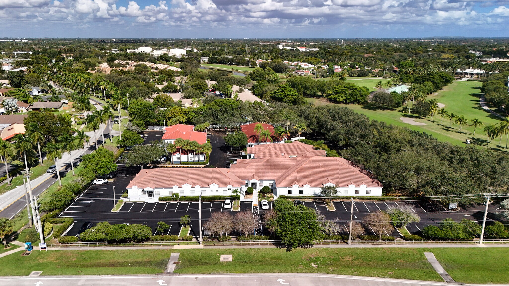 8391-8397 W Oakland Park Blvd, Sunrise, FL à louer Photo principale– Image 1 sur 9