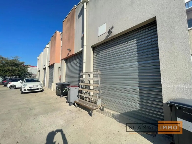 Local d'activités dans Villeneuve-le-Roi à vendre - Photo de l’immeuble – Image 1 sur 2