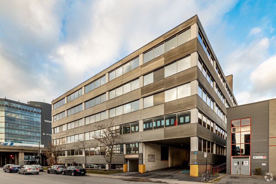 3750 Boul Crémazie E, Montréal, QC à louer - Photo de l’immeuble – Image 2 sur 5
