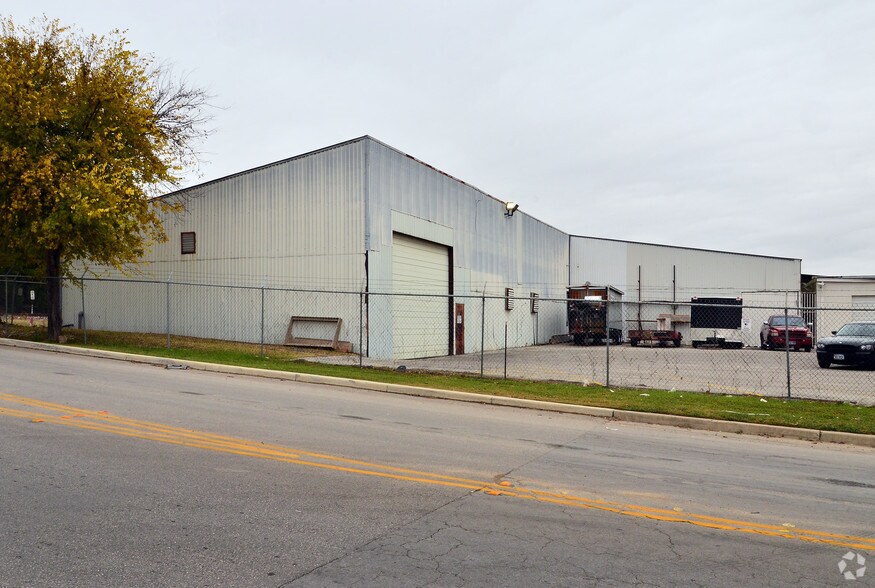 9822 Ball St, San Antonio, TX à louer - Photo de l’immeuble – Image 3 sur 6