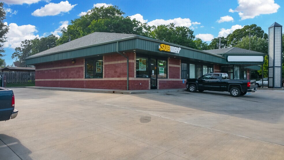 1700 S 10th Ave, Leavenworth, KS à louer - Photo de l’immeuble – Image 1 sur 7