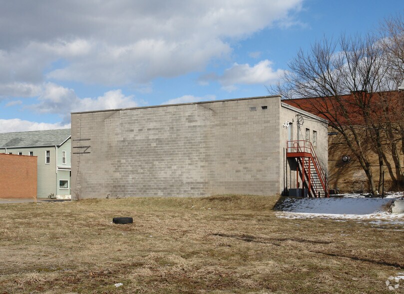 234-236 W 6th St, East Liverpool, OH à louer - Photo de l’immeuble – Image 2 sur 3