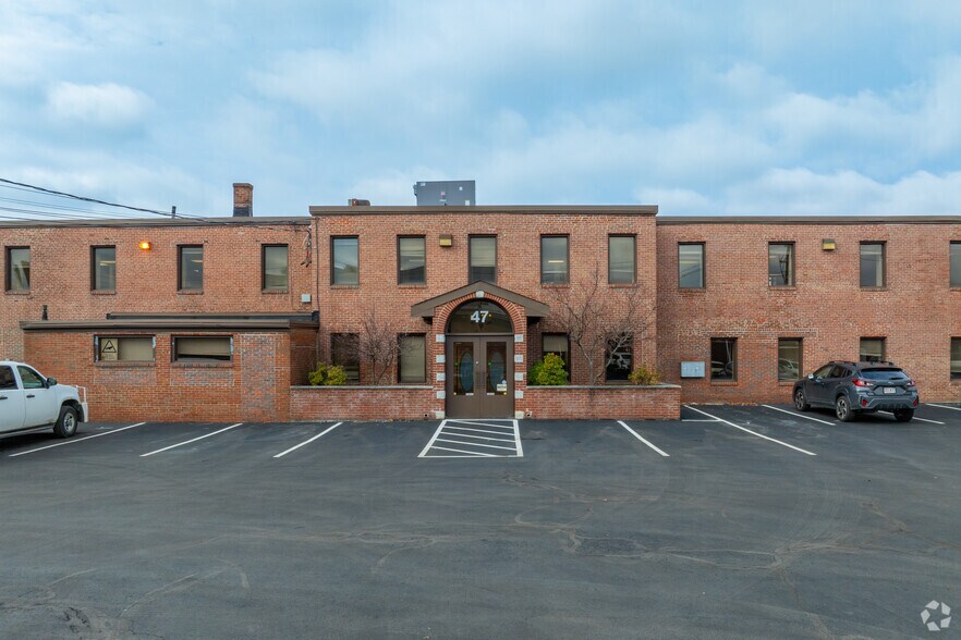 47 Hall St, Medford, MA à louer - Photo de l’immeuble – Image 3 sur 3