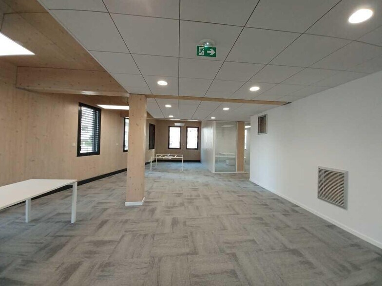 5 Rue Rene Cassin, Marseille à louer - Photo de l’immeuble – Image 3 sur 6