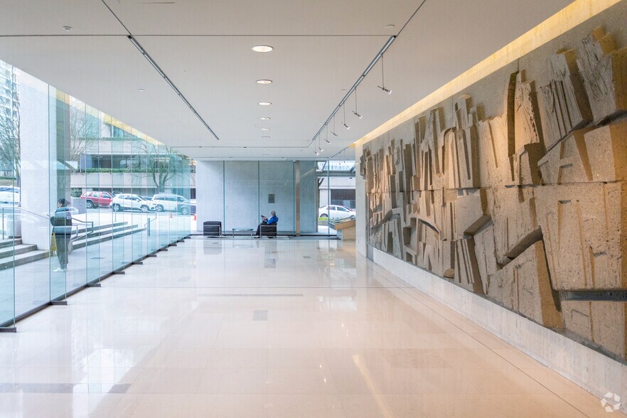 808-888 Nelson St, Vancouver, BC à louer - Hall d’entrée – Image 3 sur 6