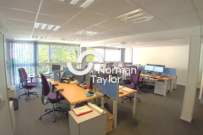 Plus de détails pour Bureau à louer