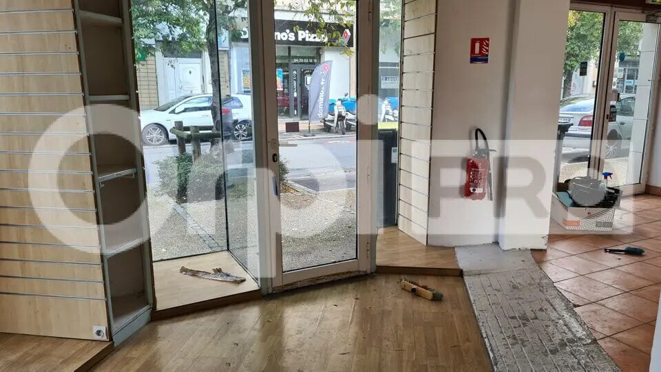 Local commercial dans Montluçon à louer - Photo de l’immeuble – Image 3 sur 10