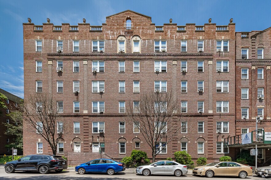 34-57 82nd St, Jackson Heights, NY à vendre - Photo de l’immeuble – Image 2 sur 5