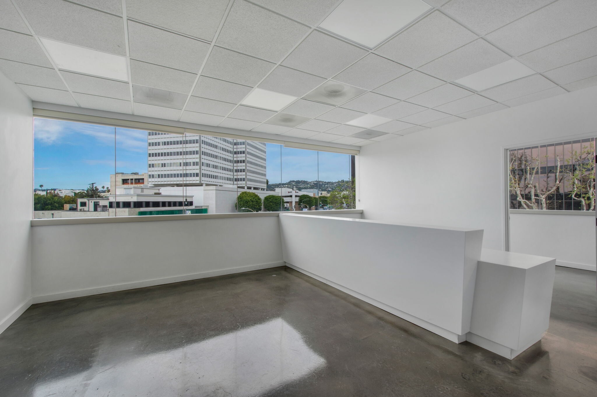 240 S La Cienega Blvd, Beverly Hills, CA à louer Photo intérieure– Image 1 sur 27