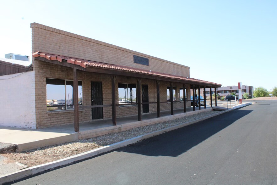 1000 W Apache Trl, Apache Junction, AZ à louer - Photo de l’immeuble – Image 2 sur 6