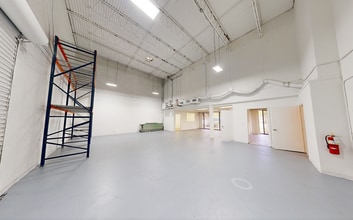 4500 N Powerline Rd, Deerfield Beach, FL à louer Numérisation 3D Matterport– Image 1 sur 11