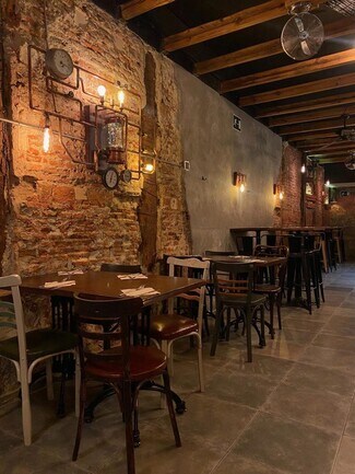 Plus de détails pour Local commercial à louer