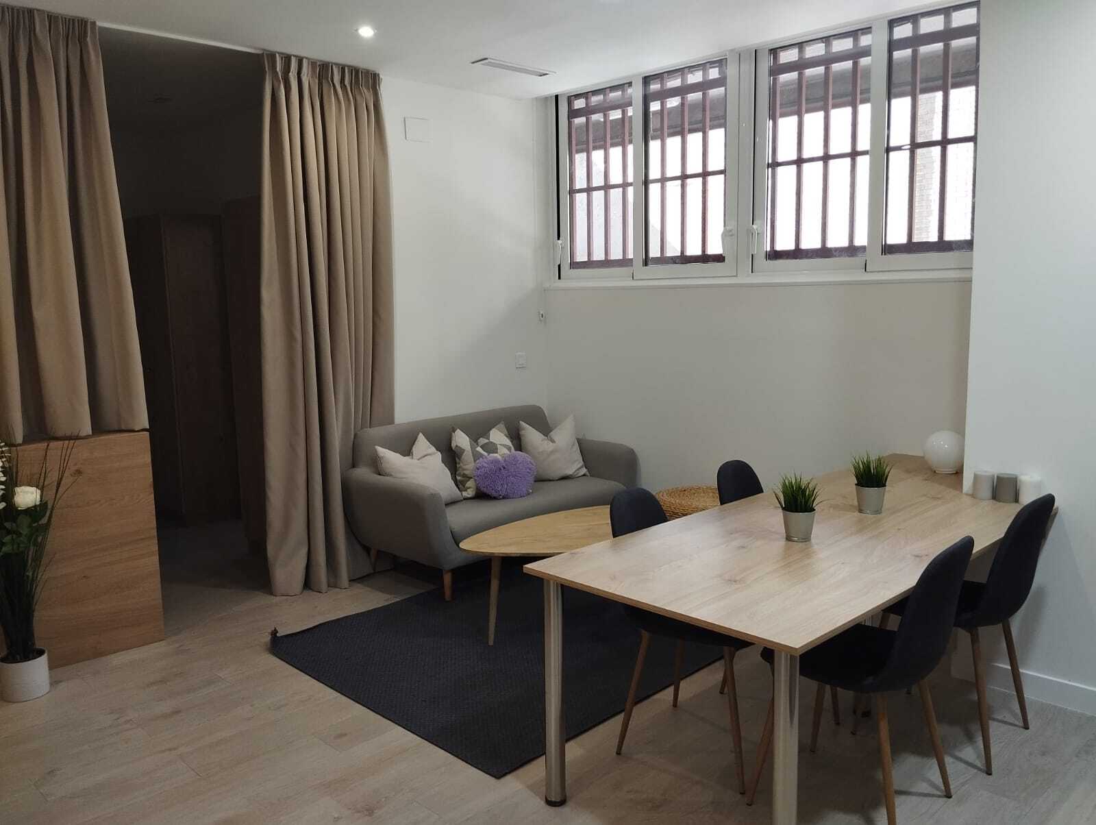 Calle de la Infanta Mercedes, 92, Madrid, Madrid à louer Photo intérieure– Image 1 sur 8