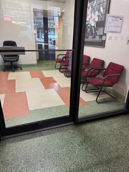 141-05 Northern Blvd, Flushing, NY à vendre - Photo de l’immeuble – Image 3 sur 22