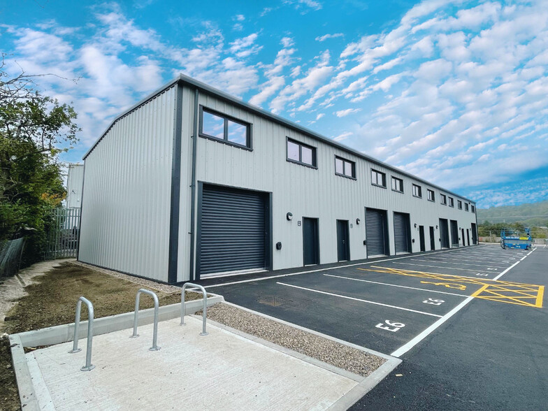 Barnfield Rd, Folkestone à louer - Photo de l’immeuble – Image 1 sur 7
