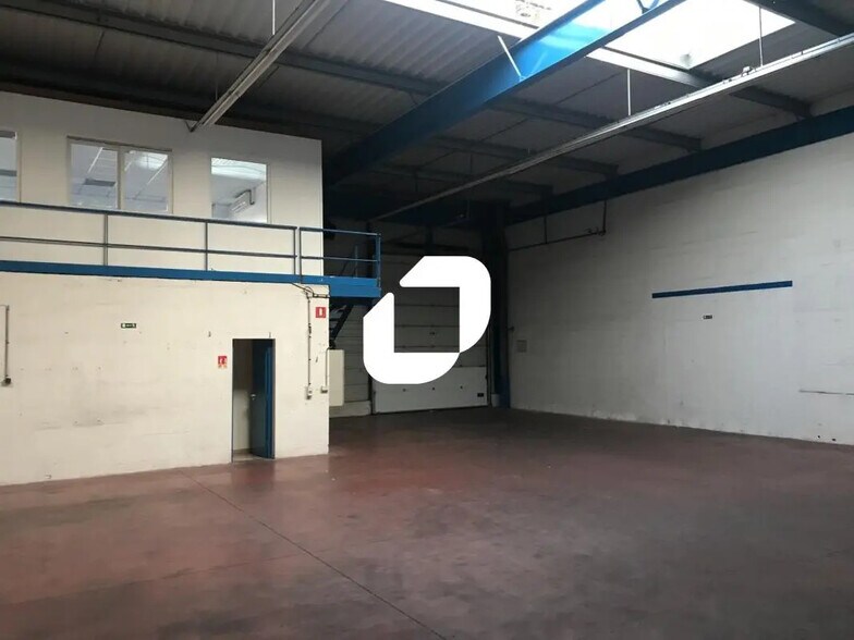 Local d’activités dans Noisiel à louer - Photo de l’immeuble – Image 1 sur 6