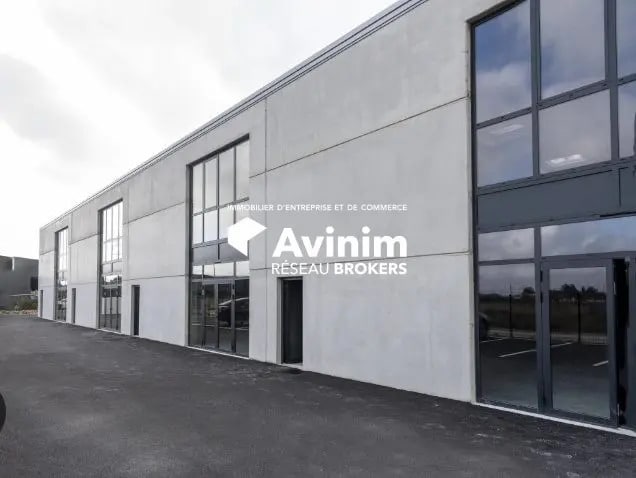 Plus de détails pour Local d'activités à louer