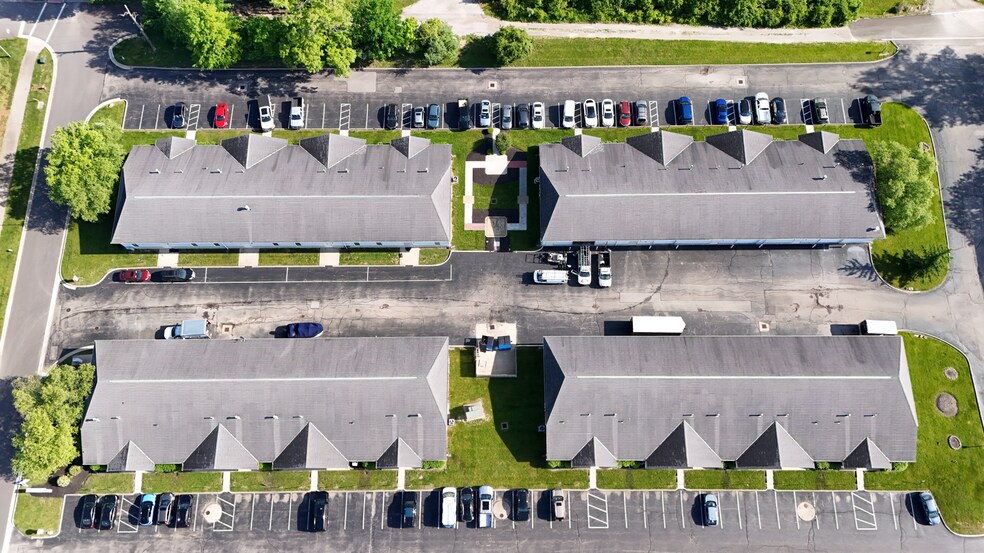 10-106 Village Pointe Dr, Powell, OH à louer - Photo de l’immeuble – Image 3 sur 24