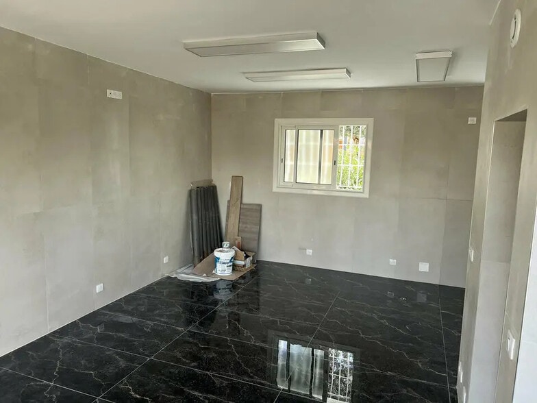 Local commercial dans Aix-en-Provence à louer - Photo intérieure – Image 2 sur 5