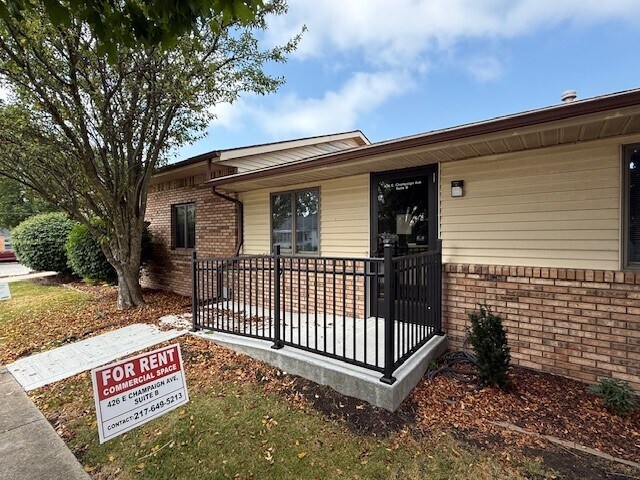 426 E Champaign Ave, Rantoul, IL à louer - Photo de l’immeuble – Image 1 sur 3