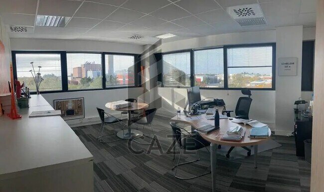 Plus de détails pour Bureau à vendre