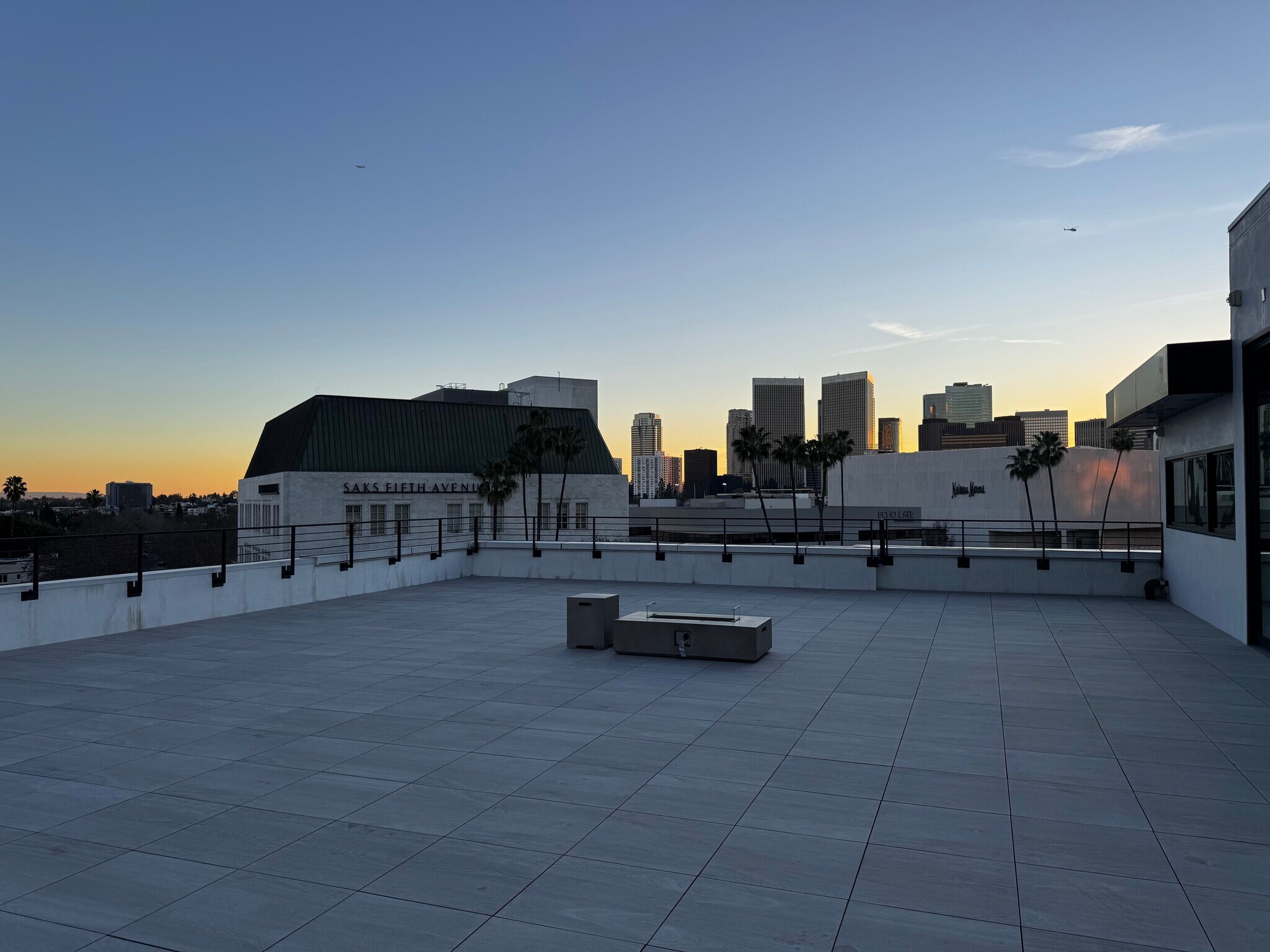 9632-9648 Brighton Way, Beverly Hills, CA à louer Photo principale– Image 1 sur 25