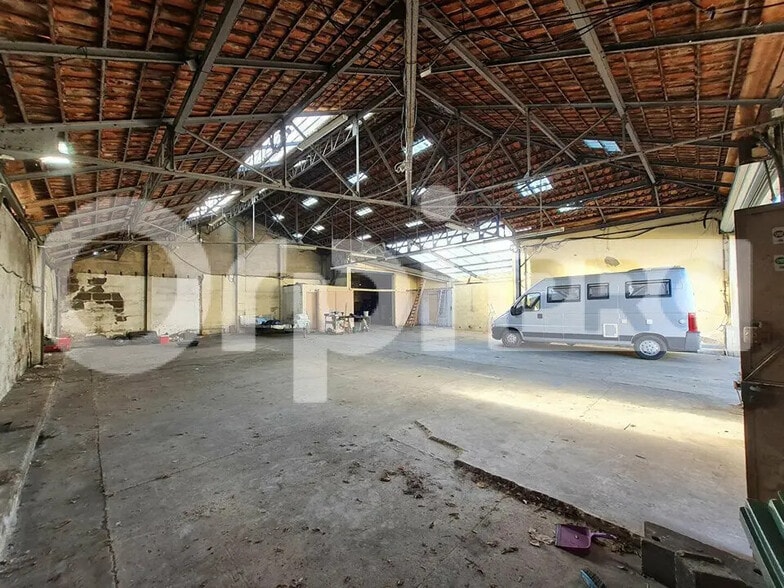 Local d'activités dans VILLENAVE-D'ORNON à vendre - Photo intérieure – Image 2 sur 3
