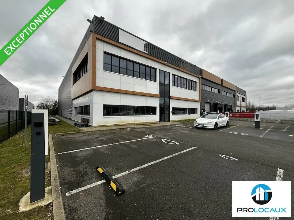 Local d’activités dans Roissy-en-France à louer Photo de l’immeuble– Image 1 sur 13