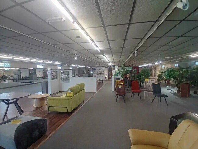 Plus de détails pour Local commercial à vendre