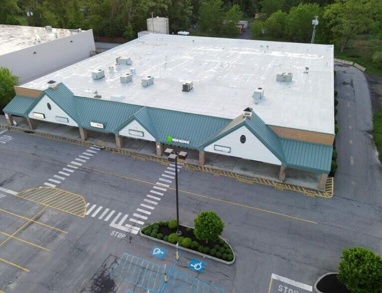 158 Route 22, Pawling, NY à louer - Photo de l’immeuble – Image 1 sur 20