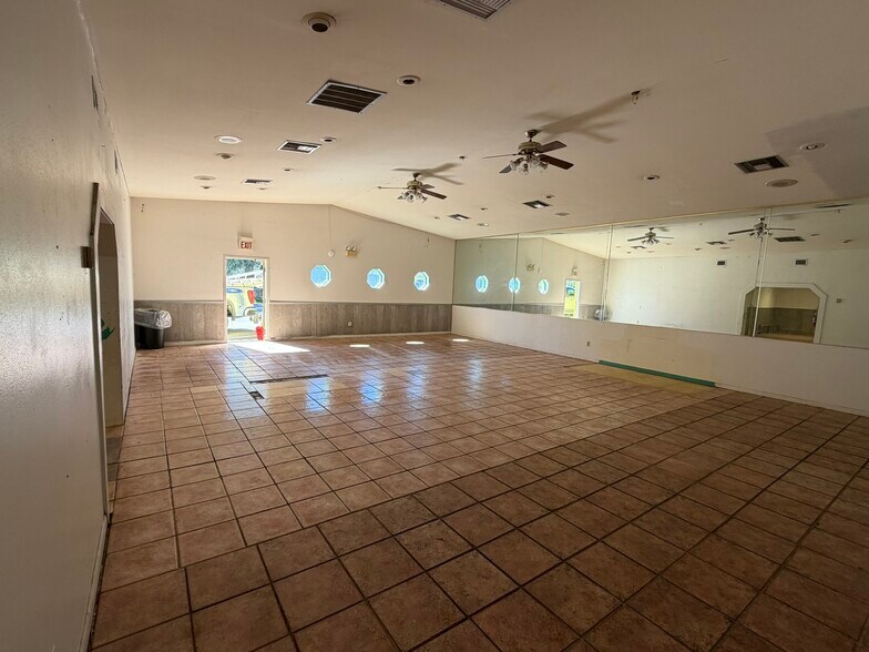 8280 S Us-17-92 Hwy, Casselberry, FL à vendre - Photo de l’immeuble – Image 3 sur 3