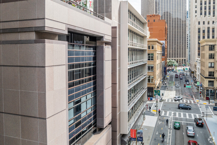 160 Pine St, San Francisco, CA à louer - Photo de l’immeuble – Image 3 sur 7