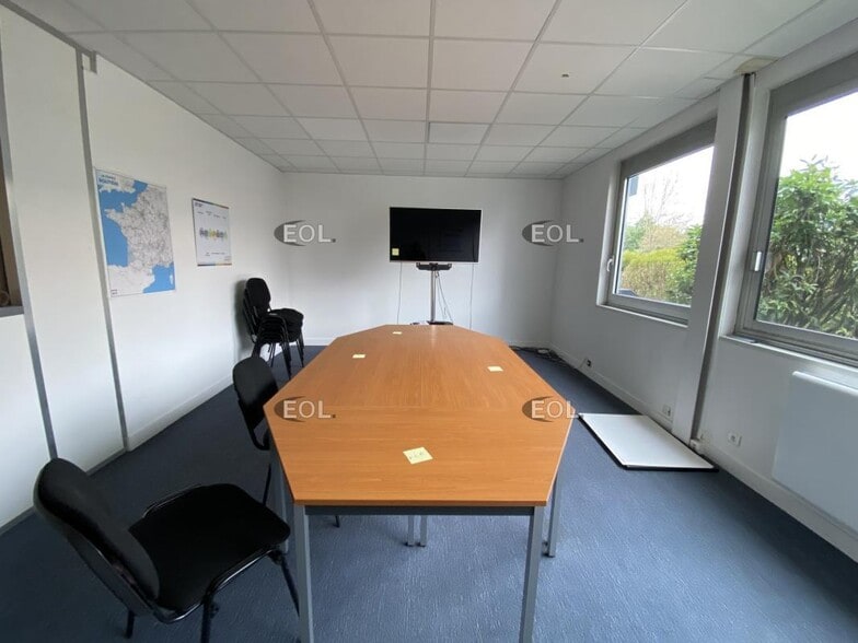 Local d’activités dans Les Ulis à louer - Photo intérieure – Image 3 sur 5