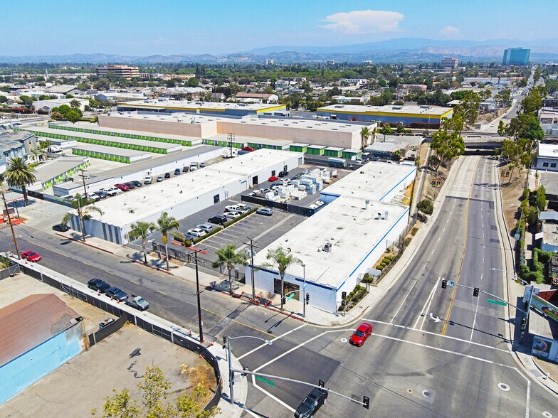 115-117 N Standard Ave, Santa Ana, CA à vendre - Photo principale – Image 1 sur 24