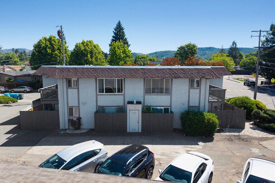 1155 Evans Dr, Santa Rosa, CA à vendre - Photo de l’immeuble – Image 2 sur 31