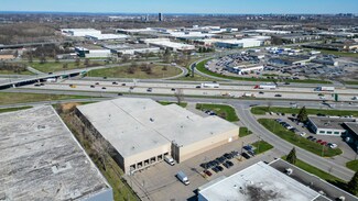 Plus de détails pour 9800 Rte Transcanadienne, Montréal, QC - Industriel/Logistique à louer